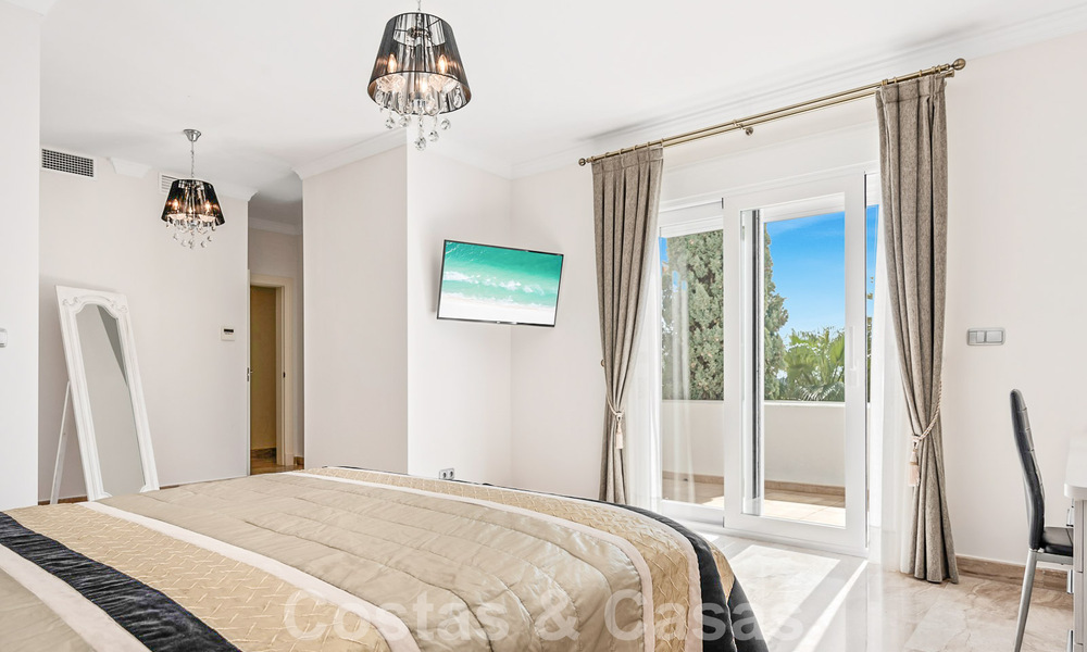 Encantadora villa en venta cerca de la playa de Elviria al este de Marbella centro 53918