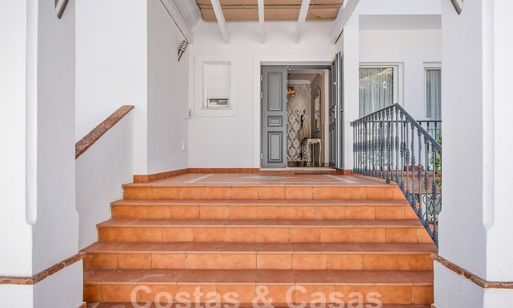Encantadora villa en venta cerca de la playa de Elviria al este de Marbella centro 53938