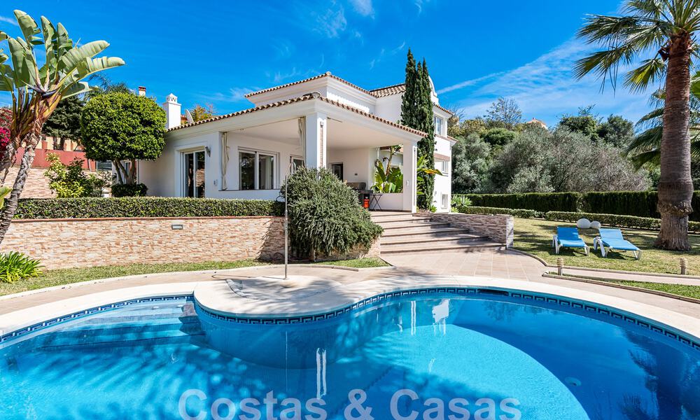 Encantadora villa en venta cerca de la playa de Elviria al este de Marbella centro 53941