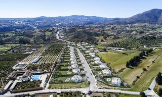 Nuevas villas de lujo modernistas en venta en un complejo de golf de 5 estrellas en Mijas, Costa del Sol 53390 