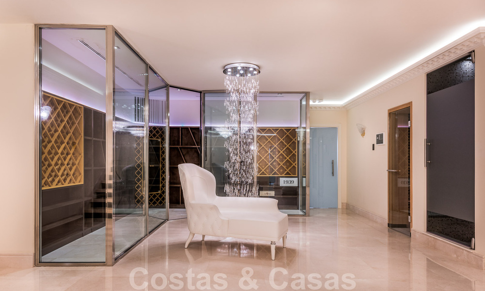 Majestuosa villa de lujo en venta con 7 dormitorios en una exclusiva urbanización al este del centro de Marbella 51973
