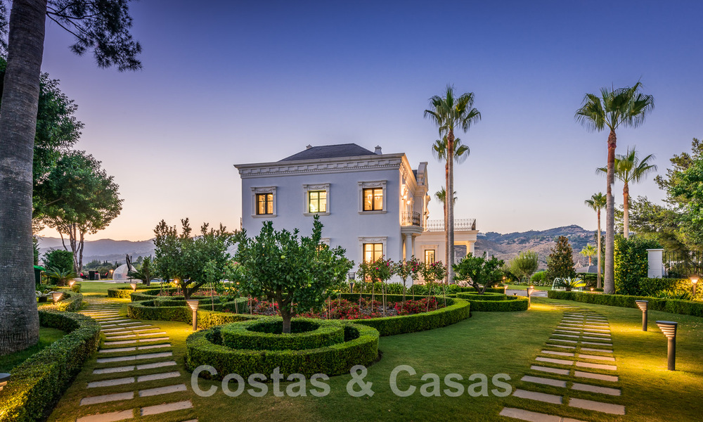 Majestuosa villa de lujo en venta con 7 dormitorios en una exclusiva urbanización al este del centro de Marbella 51978