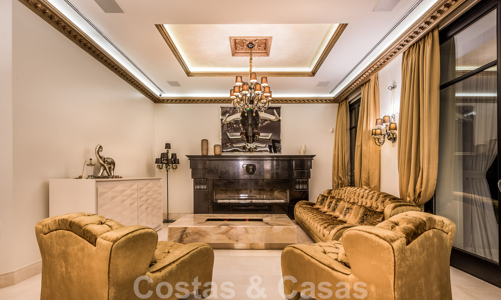 Majestuosa villa de lujo en venta con 7 dormitorios en una exclusiva urbanización al este del centro de Marbella 51980