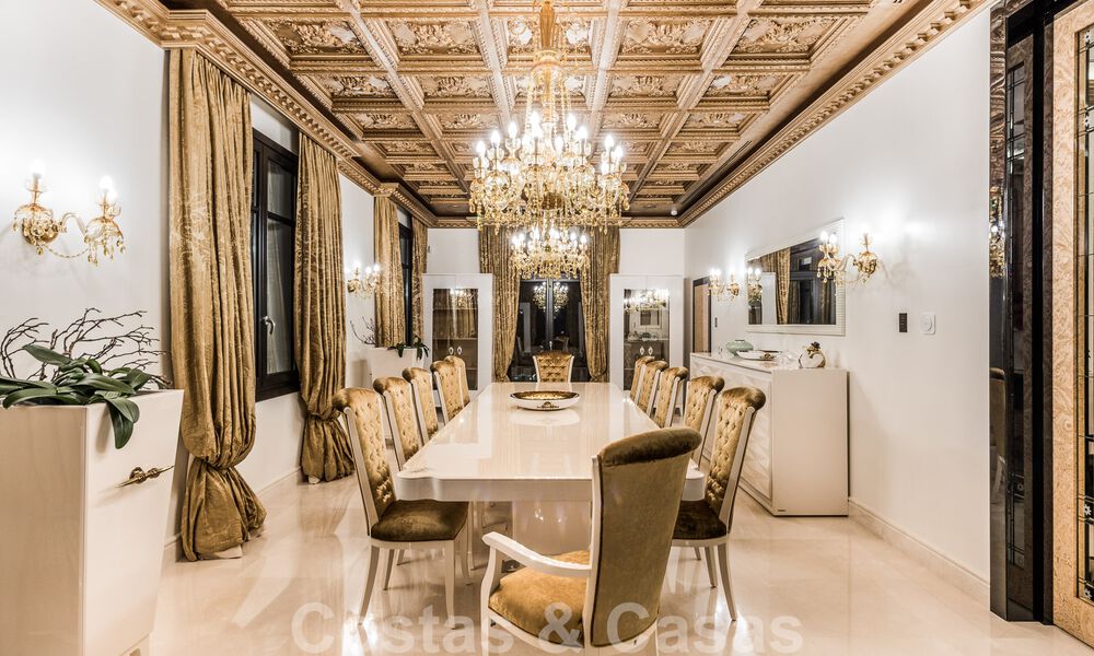 Majestuosa villa de lujo en venta con 7 dormitorios en una exclusiva urbanización al este del centro de Marbella 51981