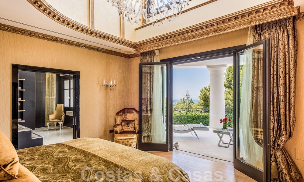 Majestuosa villa de lujo en venta con 7 dormitorios en una exclusiva urbanización al este del centro de Marbella 51982