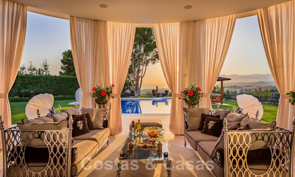 Majestuosa villa de lujo en venta con 7 dormitorios en una exclusiva urbanización al este del centro de Marbella 51984