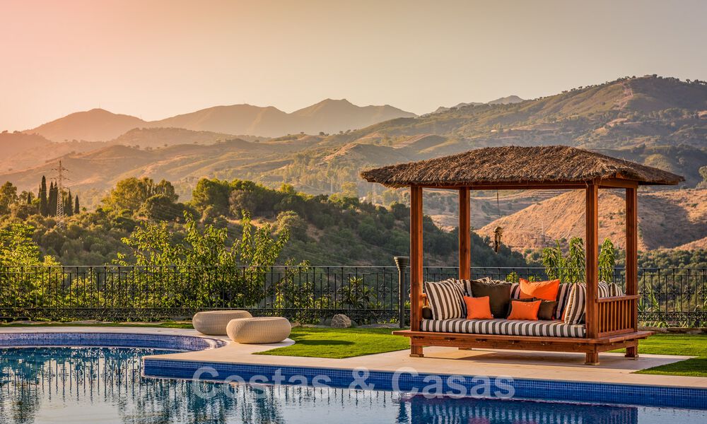 Majestuosa villa de lujo en venta con 7 dormitorios en una exclusiva urbanización al este del centro de Marbella 51987