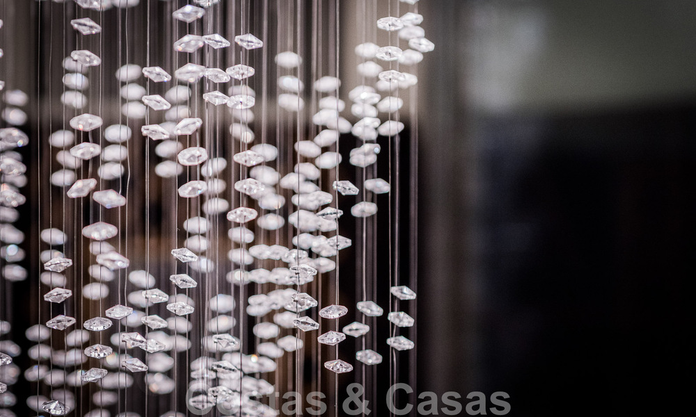 Majestuosa villa de lujo en venta con 7 dormitorios en una exclusiva urbanización al este del centro de Marbella 51989