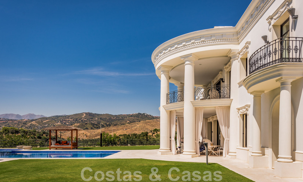Majestuosa villa de lujo en venta con 7 dormitorios en una exclusiva urbanización al este del centro de Marbella 51994