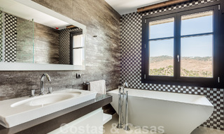 Majestuosa villa de lujo en venta con 7 dormitorios en una exclusiva urbanización al este del centro de Marbella 52007 