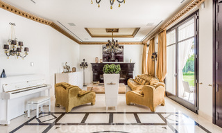 Majestuosa villa de lujo en venta con 7 dormitorios en una exclusiva urbanización al este del centro de Marbella 52008 