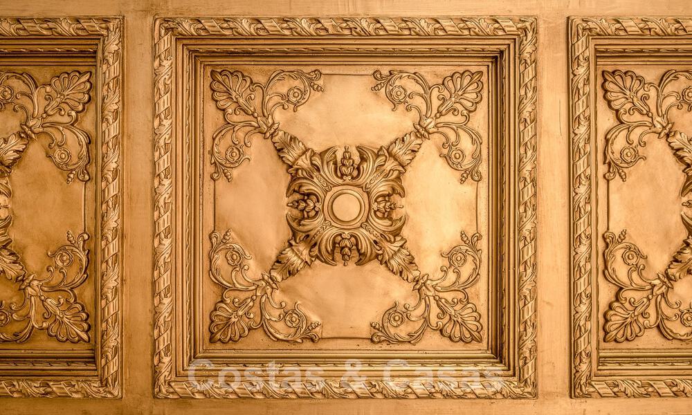 Majestuosa villa de lujo en venta con 7 dormitorios en una exclusiva urbanización al este del centro de Marbella 52010