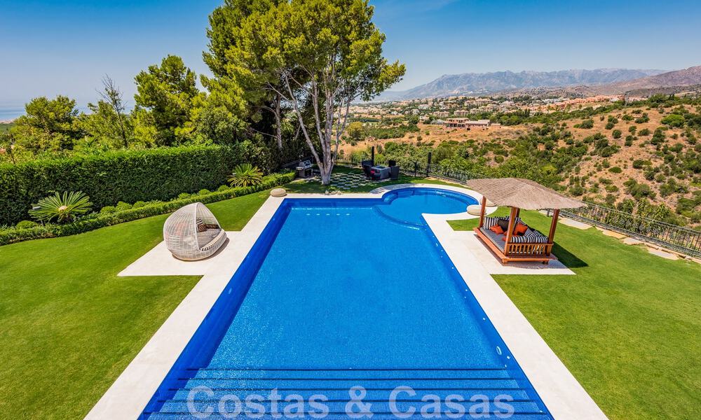 Majestuosa villa de lujo en venta con 7 dormitorios en una exclusiva urbanización al este del centro de Marbella 52017