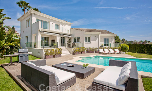 Villa de lujo contemporánea en venta con arquitectura mediterránea al este del centro de Marbella 53321