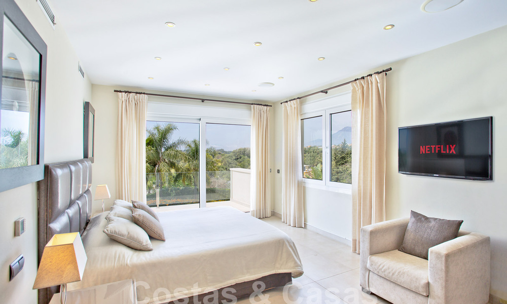 Villa de lujo contemporánea en venta con arquitectura mediterránea al este del centro de Marbella 53325