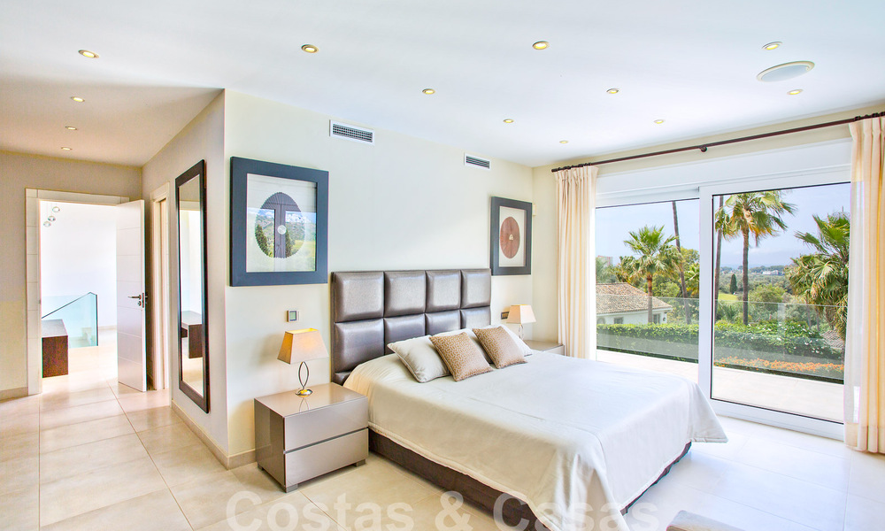 Villa de lujo contemporánea en venta con arquitectura mediterránea al este del centro de Marbella 53326