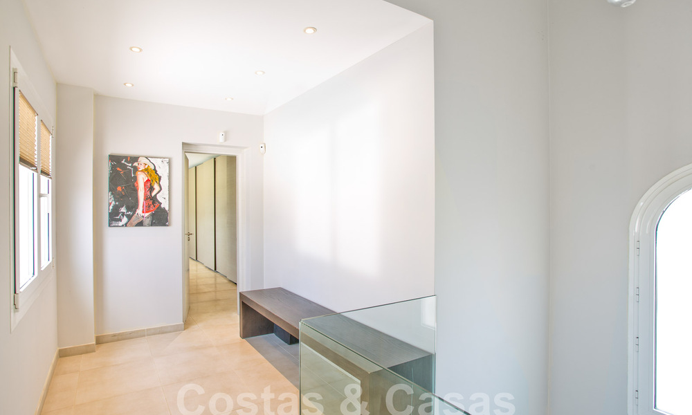 Villa de lujo contemporánea en venta con arquitectura mediterránea al este del centro de Marbella 53327