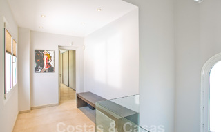 Villa de lujo contemporánea en venta con arquitectura mediterránea al este del centro de Marbella 53327 