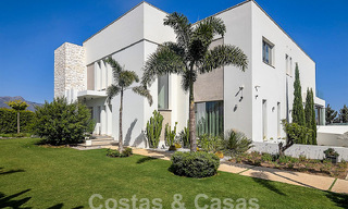 Moderna villa de lujo en venta con impresionantes vistas al mar en una zona exclusiva de Benahavis - Marbella 53384 