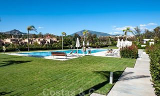 Moderno apartamento con jardín en venta con 3 dormitorios en resort de golf en la Nueva Milla de Oro entre Marbella y Estepona 53249 