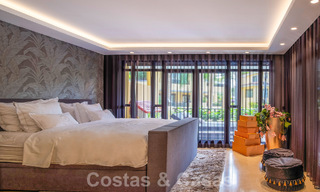 Apartamento de lujo de 4 dormitorios en venta en exclusivo complejo en segunda línea de playa en Puerto Banús, Marbella 52128 