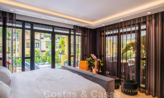 Apartamento de lujo de 4 dormitorios en venta en exclusivo complejo en segunda línea de playa en Puerto Banús, Marbella 52132 