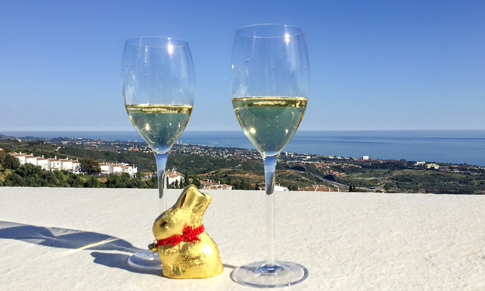 Moderno ático dúplex en venta con vistas panorámicas al mar, situado en un codiciado complejo en Los Monteros, Marbella 52241