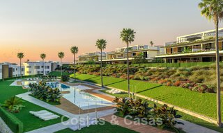 Nuevo proyecto de apartamentos de prestigio en venta con piscina privada junto al campo de golf en Marbella Este 52425 