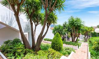 Moderno ático reformado en venta con vistas a la montaña y al mar en Nueva Andalucia, Marbella 53570 