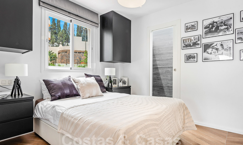 Moderno ático reformado en venta con vistas a la montaña y al mar en Nueva Andalucia, Marbella 53573