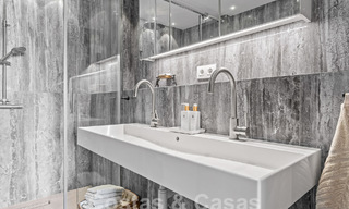 Moderno ático reformado en venta con vistas a la montaña y al mar en Nueva Andalucia, Marbella 53579 