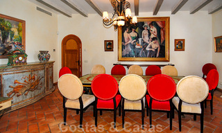 Villa en venta en primera linea de la playa, Marbella - Estepona 29603 