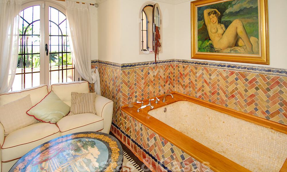 Villa en venta en primera linea de la playa, Marbella - Estepona 29615