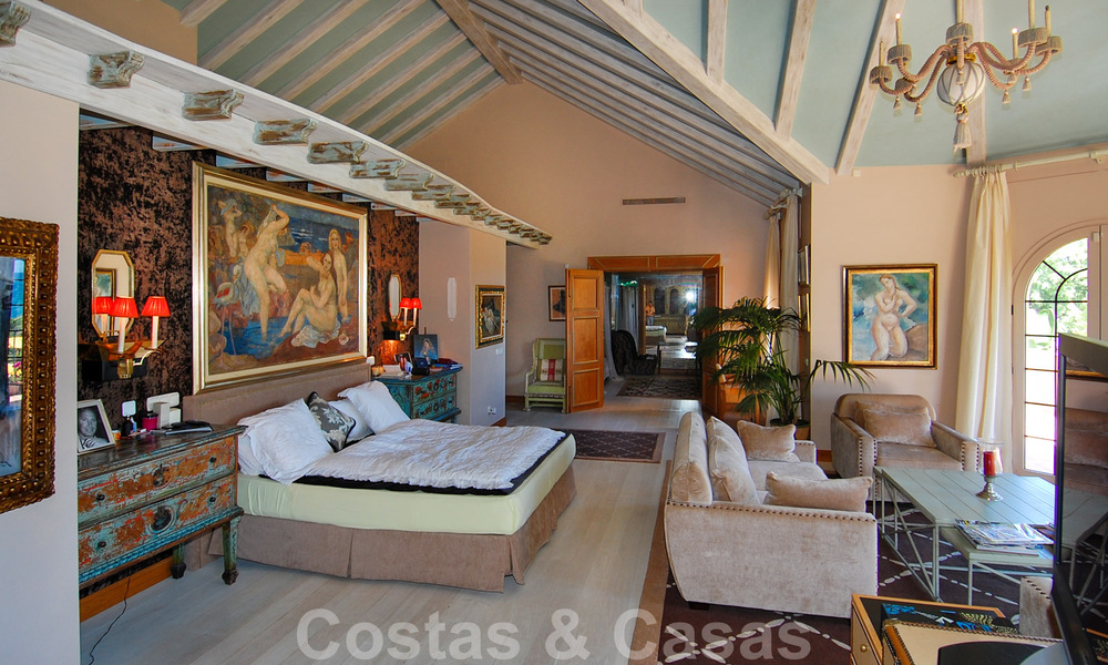 Villa en venta en primera linea de la playa, Marbella - Estepona 29629