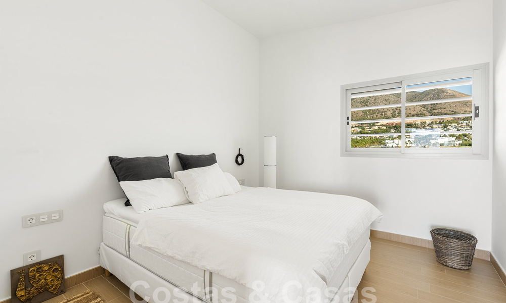 Excepcional ático en venta con vistas al mar y a poca distancia de la playa en Fuengirola - Benalmadena, Costa del Sol 54269