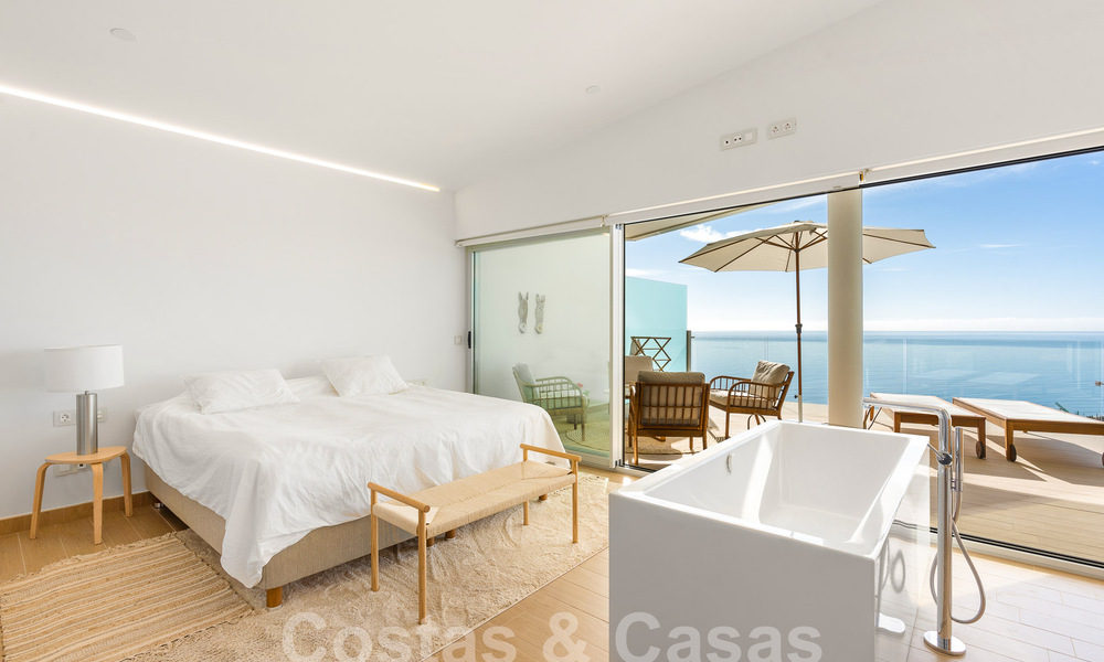 Excepcional ático en venta con vistas al mar y a poca distancia de la playa en Fuengirola - Benalmadena, Costa del Sol 54272