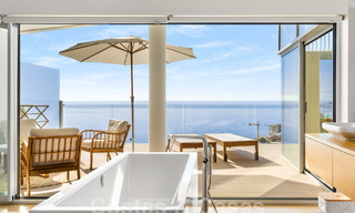 Excepcional ático en venta con vistas al mar y a poca distancia de la playa en Fuengirola - Benalmadena, Costa del Sol 54274 