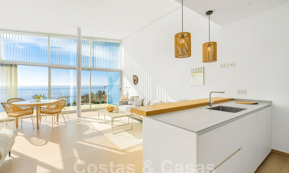 Excepcional ático en venta con vistas al mar y a poca distancia de la playa en Fuengirola - Benalmadena, Costa del Sol 54277