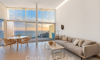 Excepcional ático en venta con vistas al mar y a poca distancia de la playa en Fuengirola - Benalmadena, Costa del Sol 54288 