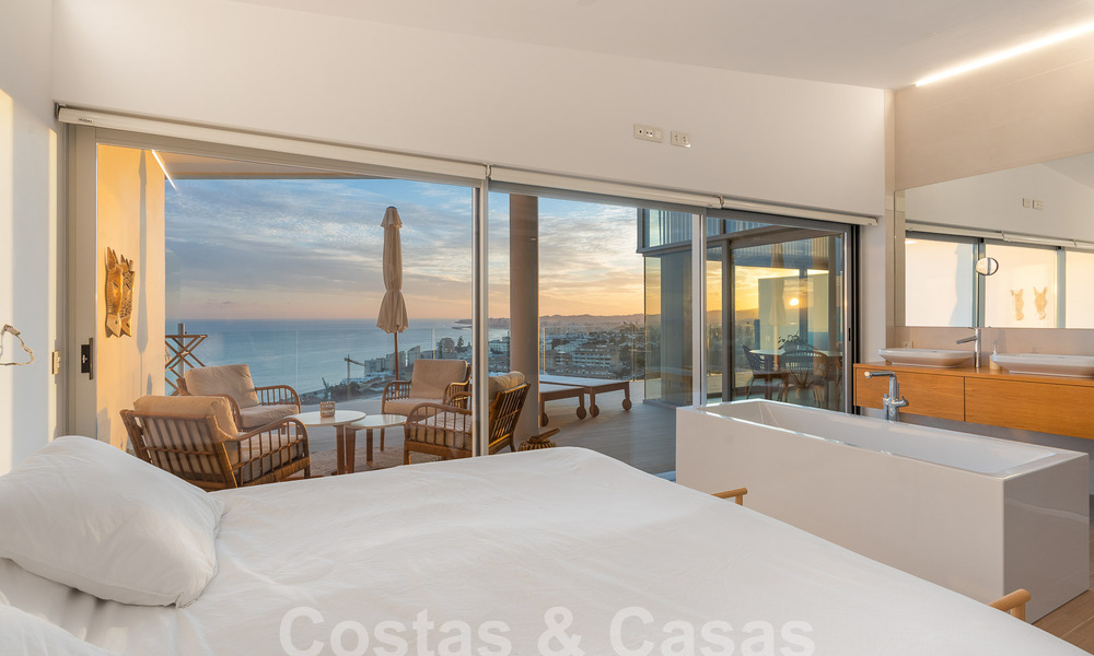 Excepcional ático en venta con vistas al mar y a poca distancia de la playa en Fuengirola - Benalmadena, Costa del Sol 54290