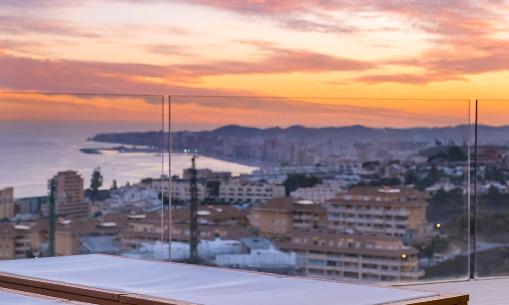 Excepcional ático en venta con vistas al mar y a poca distancia de la playa en Fuengirola - Benalmadena, Costa del Sol 54294