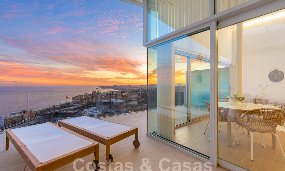 Excepcional ático en venta con vistas al mar y a poca distancia de la playa en Fuengirola - Benalmadena, Costa del Sol 54295