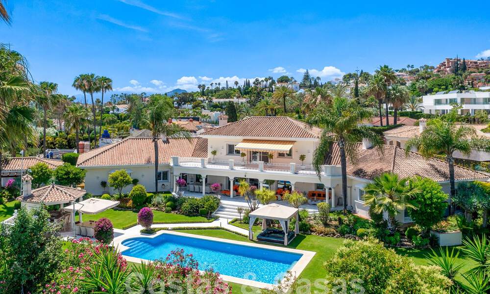 Villa mediterránea de lujo en venta con 6 dormitorios en un entorno privilegiado de golf en el valle de Nueva Andalucia, Marbella 53163