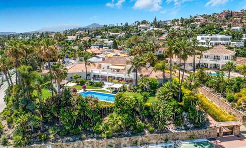 Villa mediterránea de lujo en venta con 6 dormitorios en un entorno privilegiado de golf en el valle de Nueva Andalucia, Marbella 53165