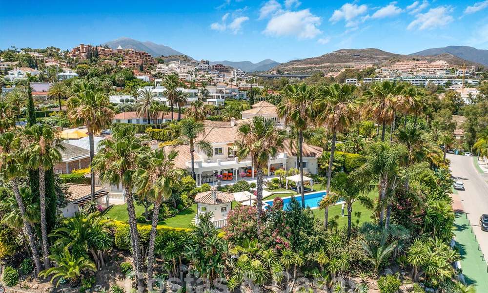 Villa mediterránea de lujo en venta con 6 dormitorios en un entorno privilegiado de golf en el valle de Nueva Andalucia, Marbella 53166