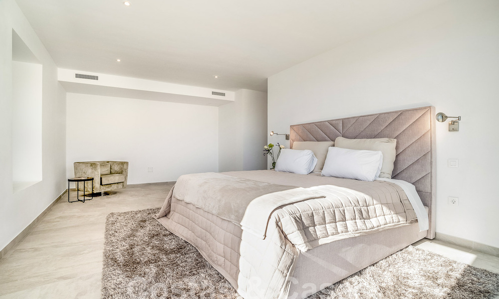 Villa mediterránea de lujo en venta con un toque modernista en Benahavis - Marbella 53087