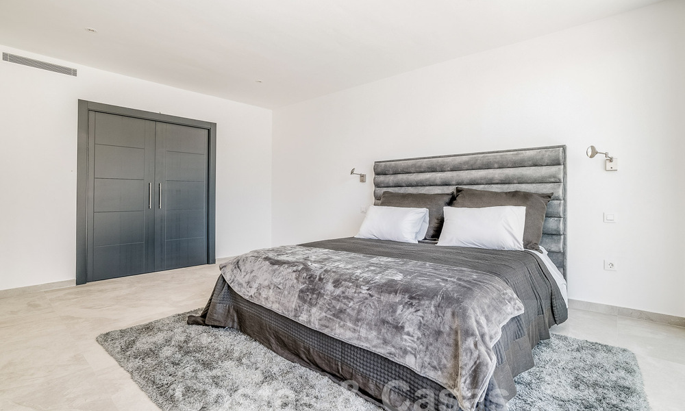 Villa mediterránea de lujo en venta con un toque modernista en Benahavis - Marbella 53094