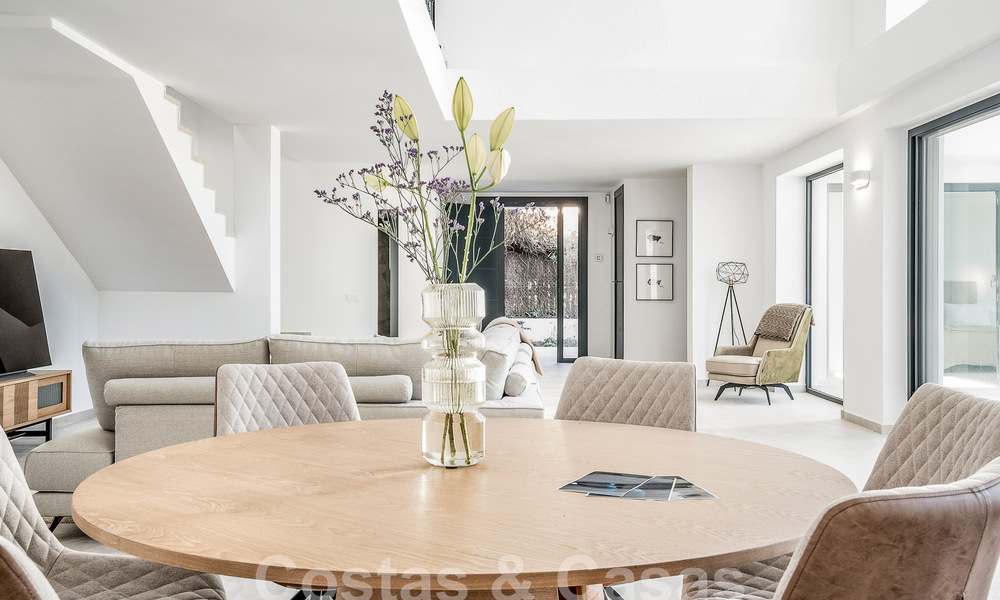 Villa mediterránea de lujo en venta con un toque modernista en Benahavis - Marbella 53096