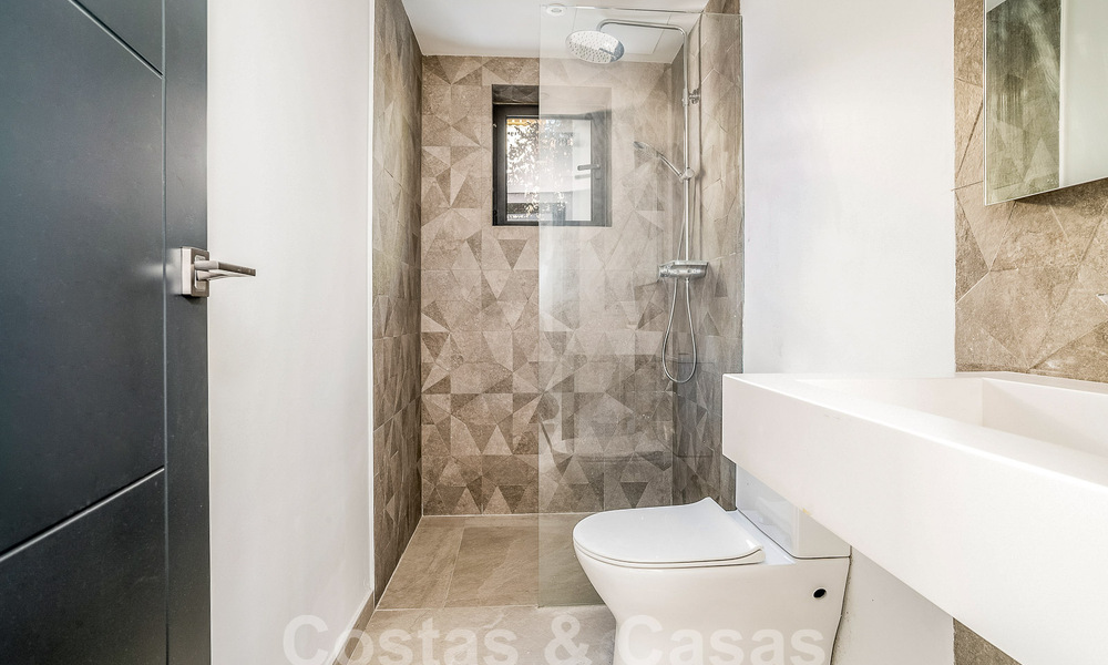 Villa mediterránea de lujo en venta con un toque modernista en Benahavis - Marbella 53102