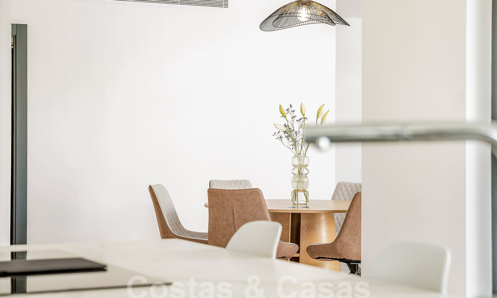 Villa mediterránea de lujo en venta con un toque modernista en Benahavis - Marbella 53112